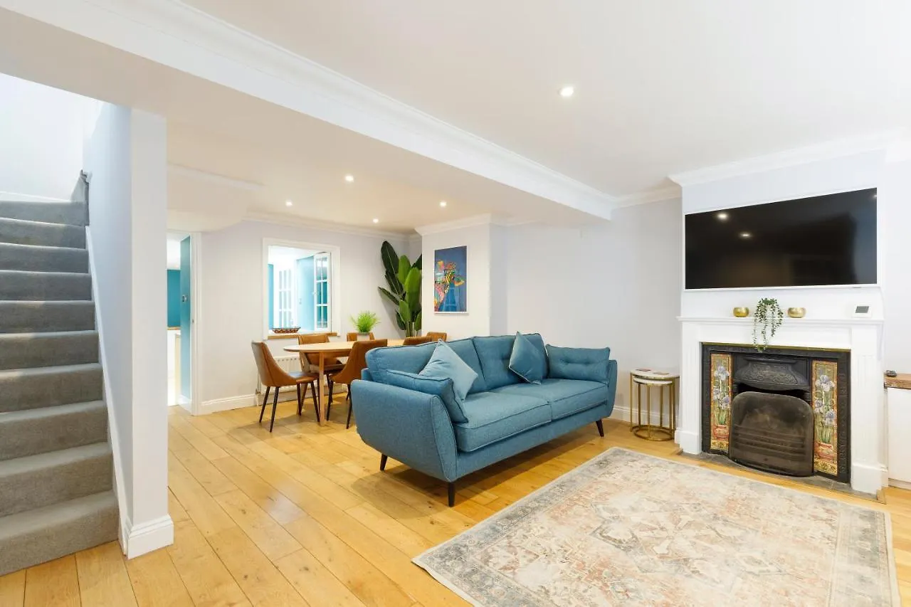 Beautiful Central 3-Bed W/Roof Terrace & Parking Villa Brighton 0*,  United Kingdom
