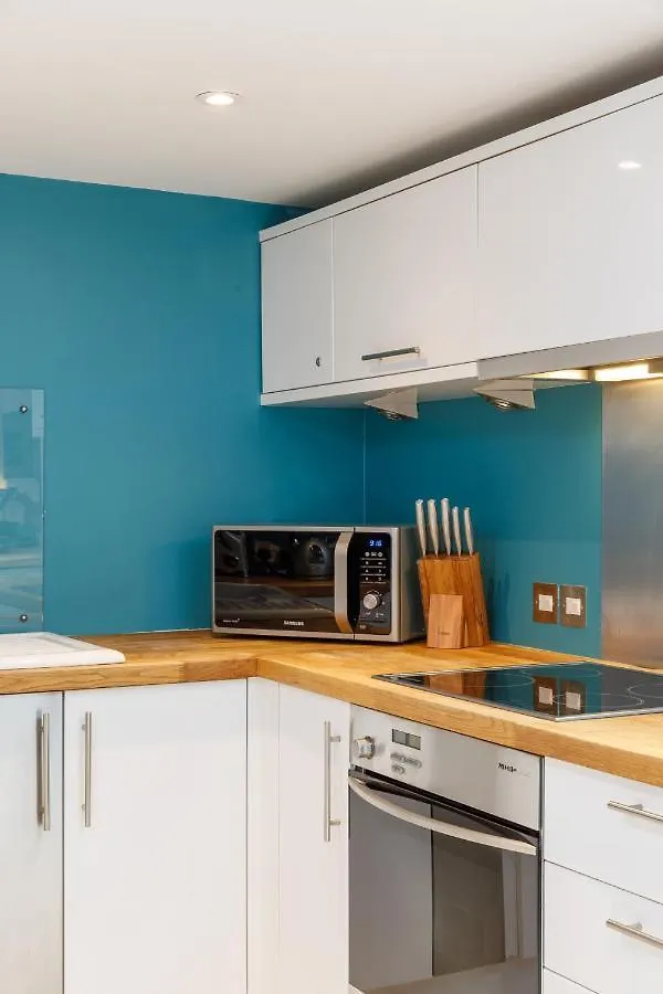 Beautiful Central 3-Bed W/Roof Terrace & Parking Villa Brighton 0*,  United Kingdom