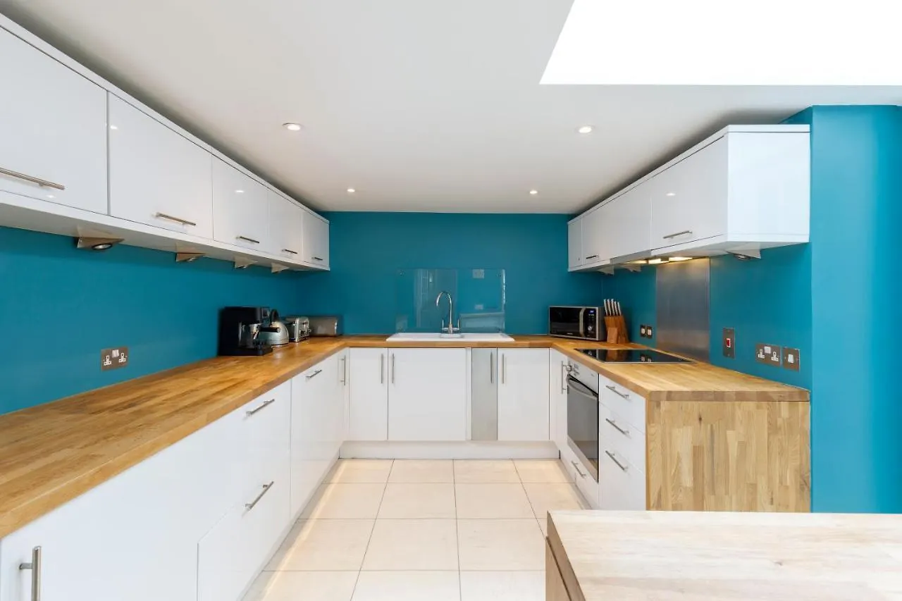 Beautiful Central 3-Bed W/Roof Terrace & Parking Villa Brighton Holiday home